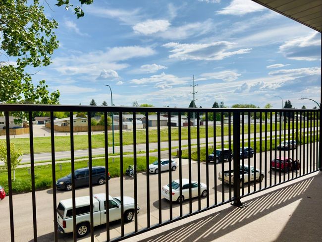 302 - 85 Foxbend Crescent N, Condo with 2 bedrooms, 1 bathrooms and 1 parking in Lethbridge AB | Image 9