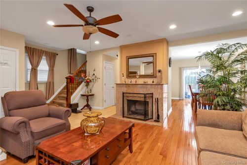 92-24 219th St, Queens Village, NY, 11428-1851 | Card Image