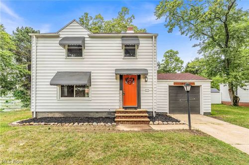 19505 Preston Rd, Warrensville Heights, OH, 44128-4312 | Card Image