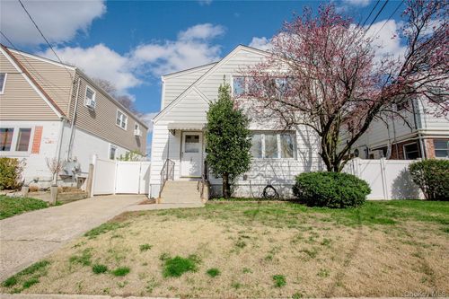 main-193 Nassau Blvd, West Hempstead, NY, 11552-2217 | Card Image