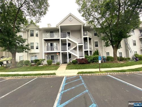 643 Plum Ter, Mahwah, NJ, 07430-3443 | Card Image
