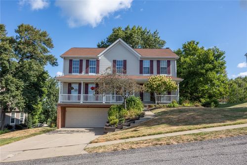 827 Boulder Dr, Bethel Park, PA, 15102-1068 | Card Image
