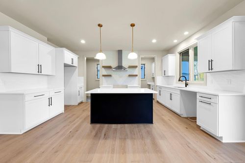 54815 Camden Ct, Utica, MI, 48316-3630 | Card Image