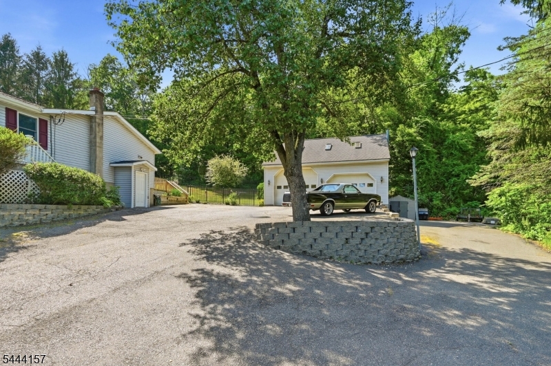 Residential in Hampton Twp. 5