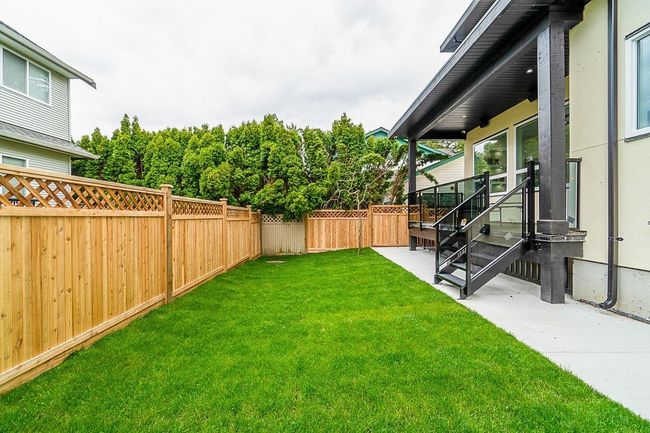 2372 157 Street, House other with 5 bedrooms, 4 bathrooms and 4 parking in Surrey BC | Image 40