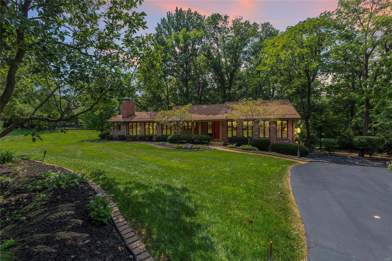 Kriste Ct, Saint Louis, MO 63131