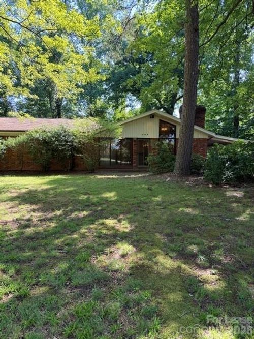 2042 Robinson Rd, Newton, NC, 28658-8542 | Card Image