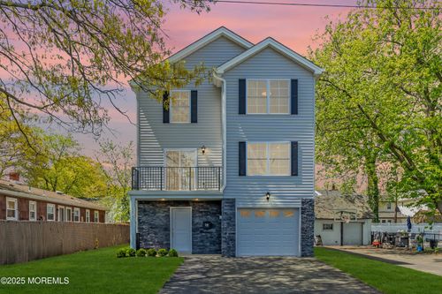 15 Sunset St, Keansburg, NJ, 07734-1912 | Card Image