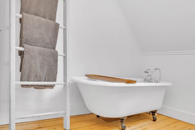 69 Spring St, House other with 3 bedrooms, 2 bathrooms and null parking in Chester CT | Image 29