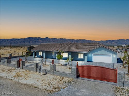 9090 Josepine St, Pahrump, NV, 89048-8343 | Card Image