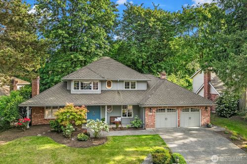 20141 Ne 42nd Street, Sammamish, WA, 98074 | Card Image
