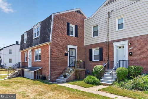 2437 Iverson St, Temple Hills, MD, 20748-6804 | Card Image