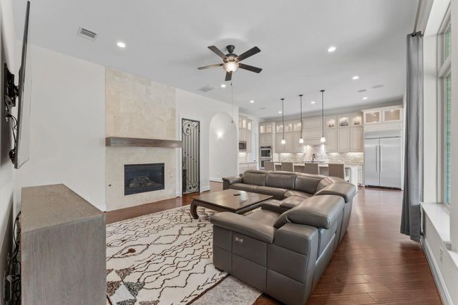 4038 Sabine Valley Trl, House other with 5 bedrooms, 5 bathrooms and 3 parking in Spring TX | Image 8