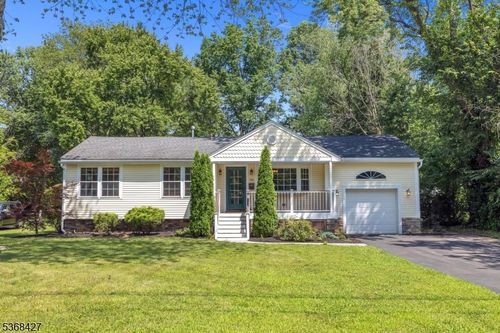 330 Mercer St, Stirling, NJ, 07980-1314 | Card Image