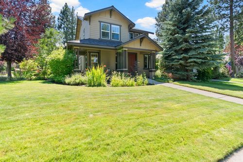 19563 Lost Lake Dr, Bend, OR, 97702-9149 | Card Image