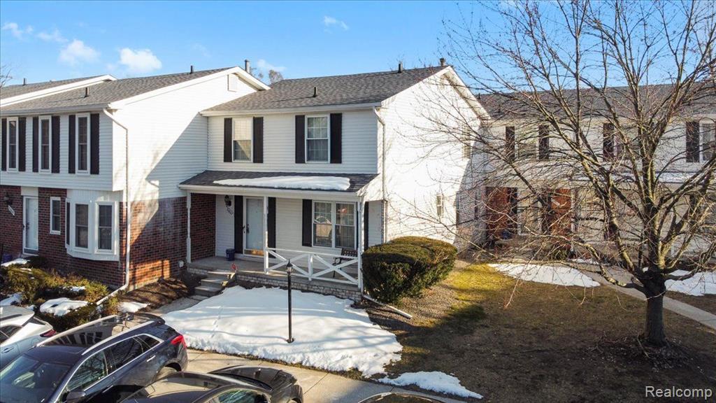 Hidden Rivers Dr, Southfield, MI 48075