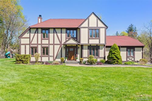 130 Cobb Rd, Brewster, NY, 10509-4612 | Card Image