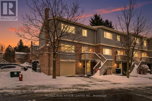 74-30 Green Valley Dr, Kitchener, ON, N2P1G8 | Card Image