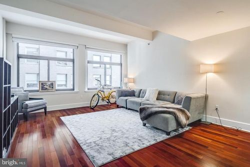 apt-5c-1500 Chestnut St, PHILADELPHIA, PA, 19102-2744 | Card Image