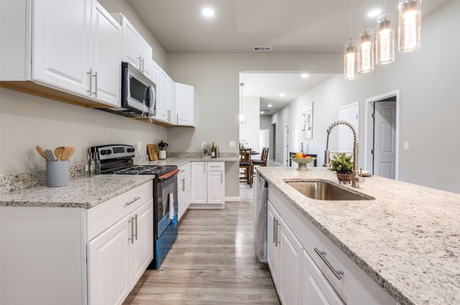 410 S Grand Ave, House other with 4 bedrooms, 3 bathrooms and null parking in Gainesville TX | Image 9