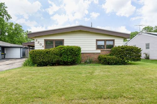 2204 Central Rd, Rolling Meadows, IL, 60008-2913 | Card Image
