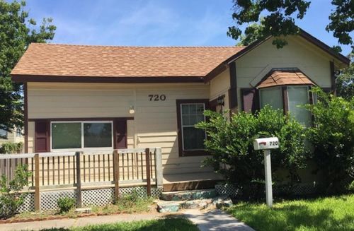 720 4th Ave N, Texas City, TX, 77590-7635 | Card Image