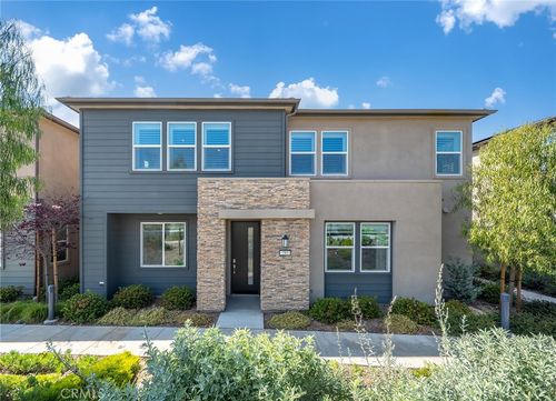 293 Lynx, Irvine, CA, 92618-1458 | Card Image