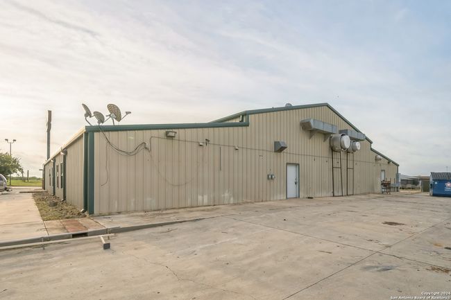 410 S Interstate 35, Home with 0 bedrooms, 0 bathrooms and null parking in Pearsall TX | Image 14