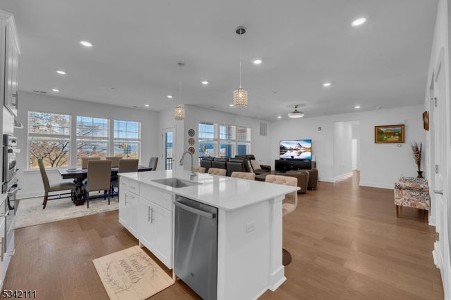 UNIT-123 - 11 Veterans Way, Townhouse with 3 bedrooms, 2 bathrooms and null parking in Morris Plains NJ | Image 7