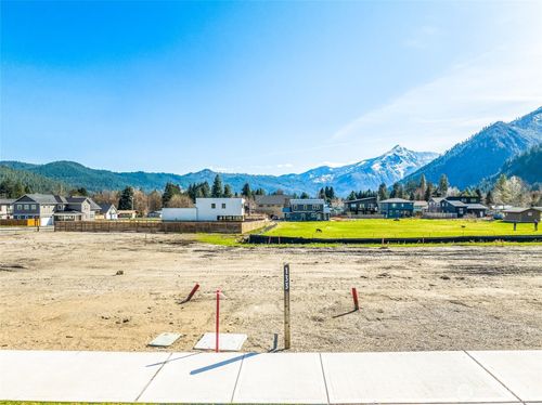 133 Alpenglow Dr, Leavenworth, WA, 98826 | Card Image