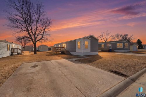 6016 S Canterbury Pl, Sioux Falls, SD, 57106-2479 | Card Image