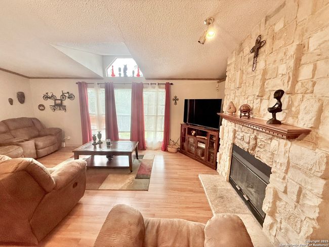 1085 Zane Grey Ln, House other with 4 bedrooms, 3 bathrooms and null parking in Spring Branch TX | Image 13