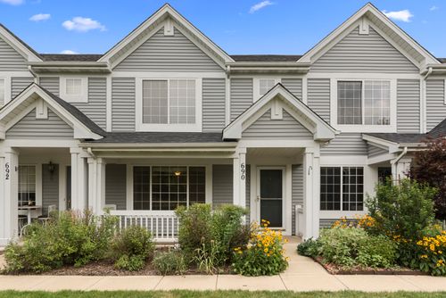 690 Lincoln Station Drive, Oswego, IL, 60543 | Card Image