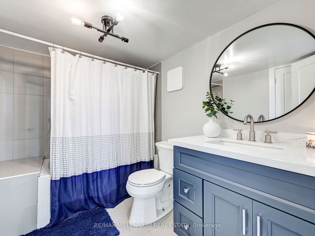220 Beechy Dr, House attached with 5 bedrooms, 2 bathrooms and 3 parking in Richmond Hill ON | Image 22