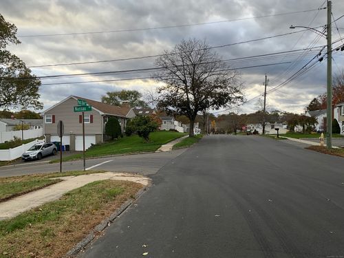 175 Post Oak Rd, Stratford, CT, 06614-1831 | Card Image