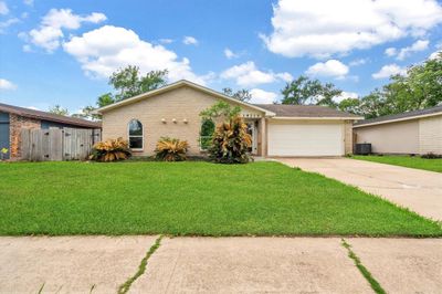 18215 Navajo Trail Drive, House other with 3 bedrooms, 2 bathrooms and null parking in Spring TX | Image 1