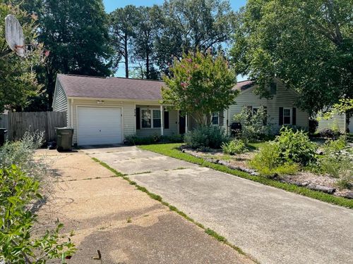 754 E Little Back River Rd, Hampton, VA, 23669-1861 | Card Image