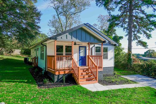 4 Thrift St, Greenville, SC, 29609-3024 | Card Image