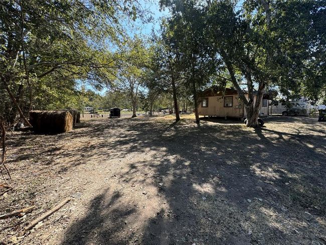 107 W Park St, House other with 2 bedrooms, 1 bathrooms and null parking in Hallettsville TX | Image 6