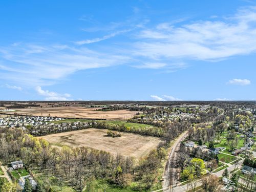 702 W Main St, Grand Ledge, MI, 48837-1002 | Card Image