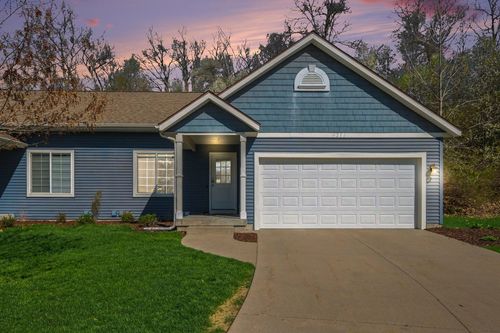 4211 Sand Valley Dr Ne, Rockford, MI, 49341-7018 | Card Image