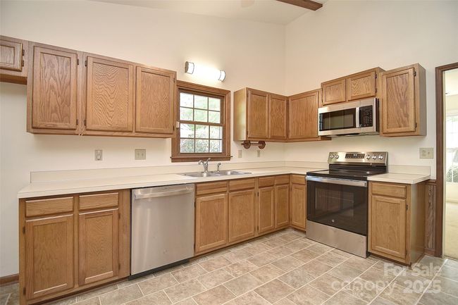 Kitchen | Image 14