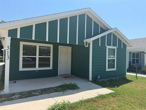 313 Sw 14th Ave, Mineral Wells, TX, 76067-5183 | Card Image