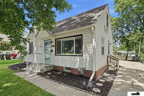 3600 Melrose Ave, Lincoln, NE, 68506-6122 | Card Image