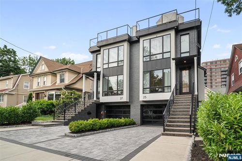 25 Knox Ave, Cliffside Park, NJ, 07010-3101 | Card Image
