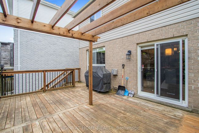 82 Rossmore Crt, House other with 3 bedrooms, 2 bathrooms and 2 parking in London ON | Image 36