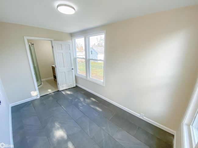 118 S Garfield Ave, Home with 3 bedrooms, 2 bathrooms and 2 parking in Burlington IA | Image 8