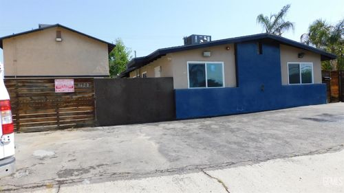 1620 Oregon St, Bakersfield, CA, 93305-4811 | Card Image