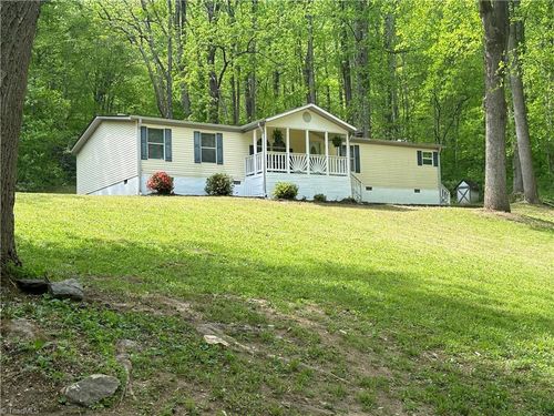 3199 Kibler Valley Rd, Ararat, VA, 24053-3036 | Card Image