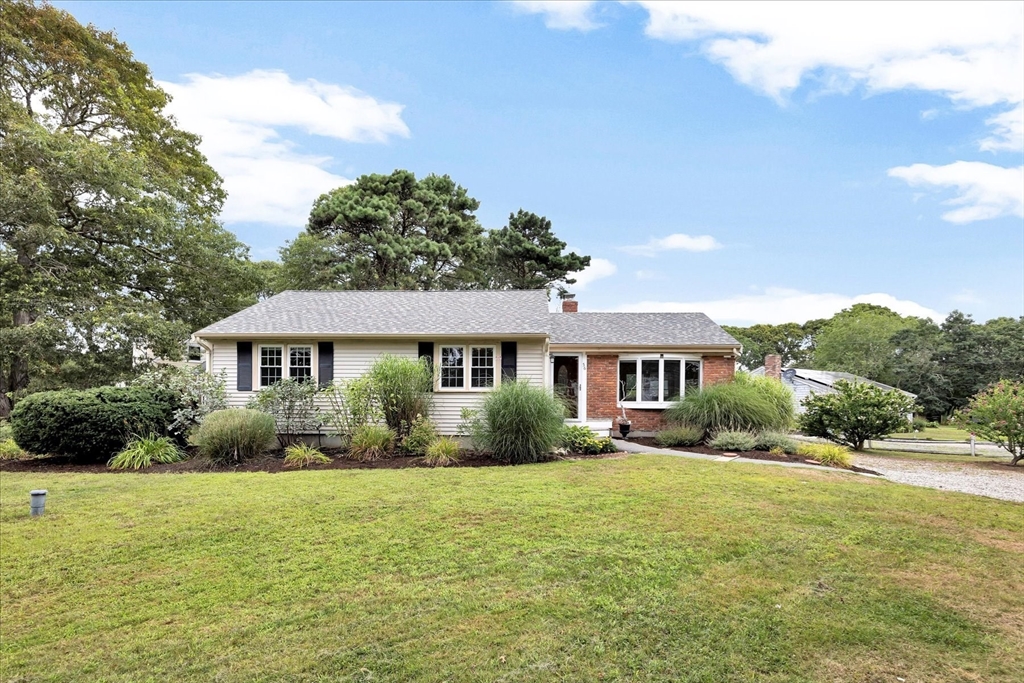 Bob O Link Ln, West Yarmouth, MA 02673